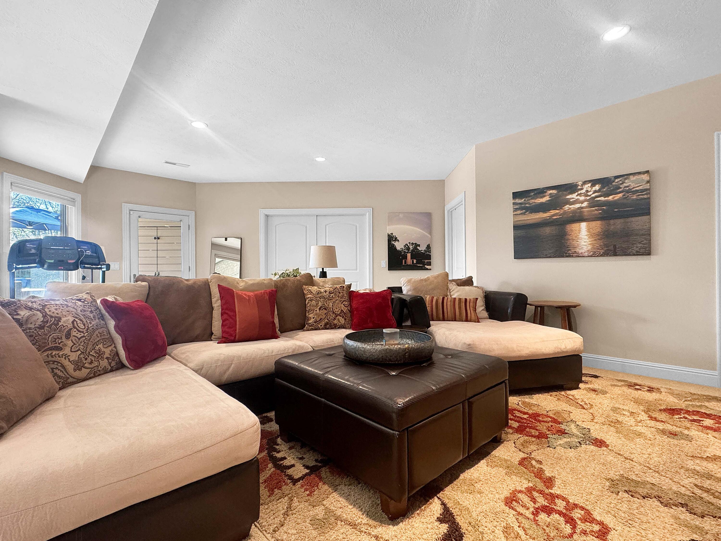 Urbana, Ohio, 43078, United States, 5 Bedrooms Bedrooms, ,6 BathroomsBathrooms,Residential,Active,2043846