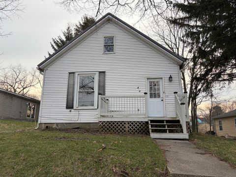 Photo of 404 N Troy Street, Bellefontaine, OH 43311 (MLS # 1044454)