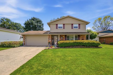 Photo of 5302 Ottawa Drive, Fairborn, OH 45324 (MLS # 1045637)