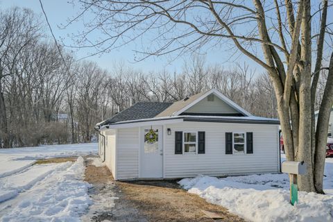 Photo of 1705 Magnolia Boulevard, Springfield, OH 45503 (MLS # 1043724)