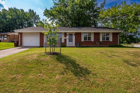 Photo of 88 Jan Court, Fairborn, OH 45324 (MLS # 1046936)
