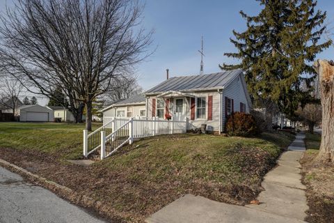 Photo of 124 Hall Street, Greenville, OH 45331 (MLS # 1043203)