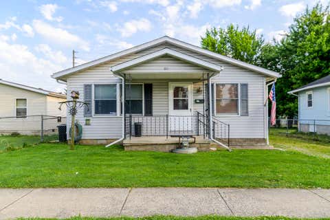 Photo of 613 W Columbus Avenue, Bellefontaine, OH 43311 (MLS # 1046344)