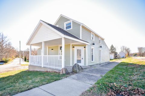 Photo of 322 W Main Street, Port Jefferson, OH 45360 (MLS # 1042579)