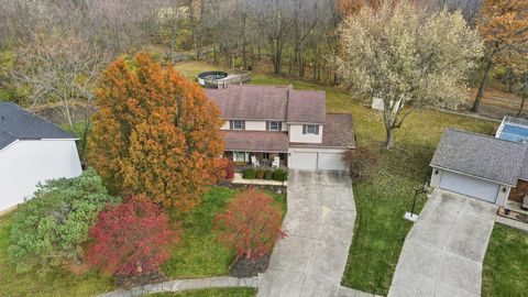 Photo of 307 Ridge Crest Circle, Lima, OH 45801 (MLS # 1043916)