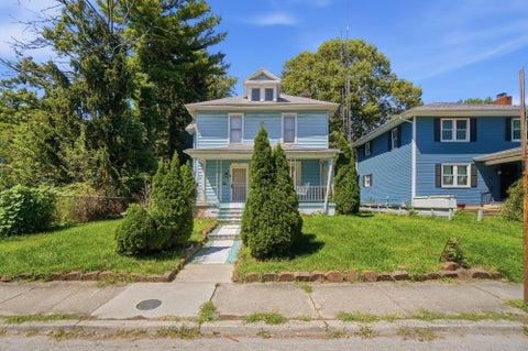Photo of 1561 S Fountain Avenue, Springfield, OH 45506 (MLS # 1048105)