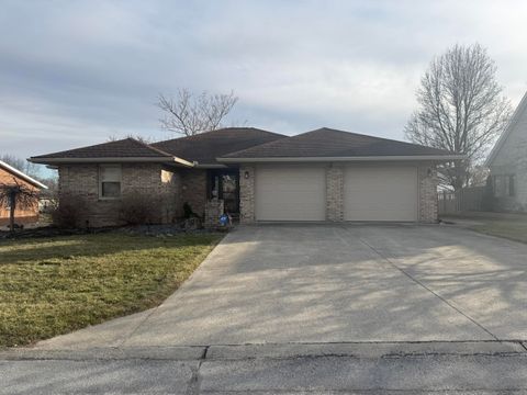 Photo of 821 Helen Drive, Wapakoneta, OH 45895 (MLS # 1043769)