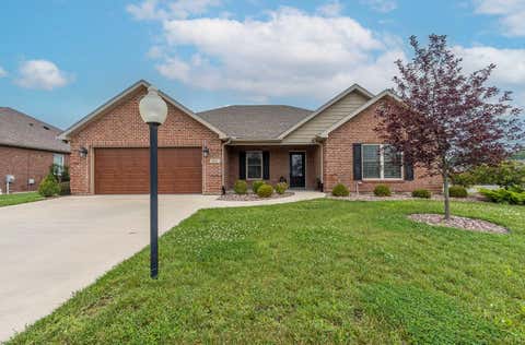 Photo of 607 W Bentley Circle, Troy, OH 45373 (MLS # 1047736)