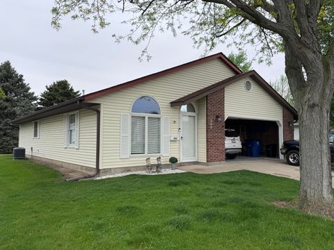 Photo of 805 Townview Drive, Saint Marys, OH 45885 (MLS # 1045077)