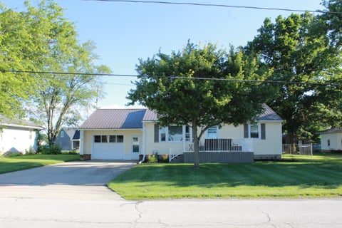 Photo of 202 W Elroy Ansonia Road, Ansonia, OH 45303 (MLS # 1046471)