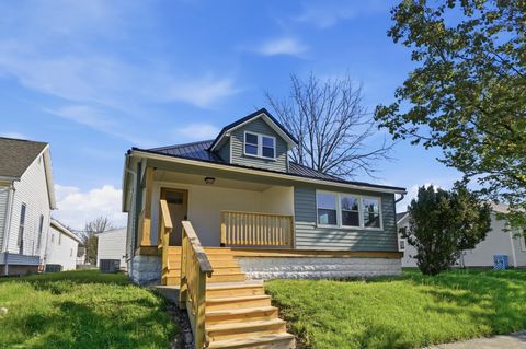Photo of 616 E Benton Street, Wapakoneta, OH 45895 (MLS # 1045051)