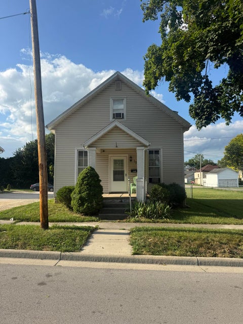 Photo of 122 W Clay Street, Sidney, OH 45365 (MLS # 1047467)