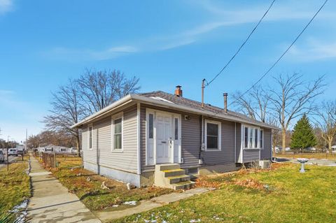 Photo of 500 W Robb Avenue, Lima, OH 45801 (MLS # 1043191)