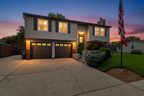 Photo of 768 Mariclaire Avenue, Vandalia, OH 45377 (MLS # 1047809)