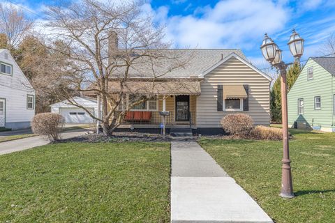 Photo of 451 Lawnview Avenue, Springfield, OH 45505 (MLS # 1044038)