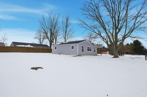 Photo of 215 Rooney Drive, Urbana, OH 43078 (MLS # 1043622)