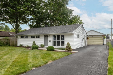 Photo of 370 Skyview Drive, Vandalia, OH 45377 (MLS # 1046985)