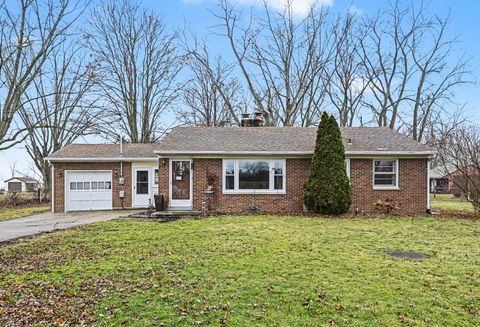 Photo of 6155 Springfield Jamestown Road, Springfield, OH 45502 (MLS # 1043973)