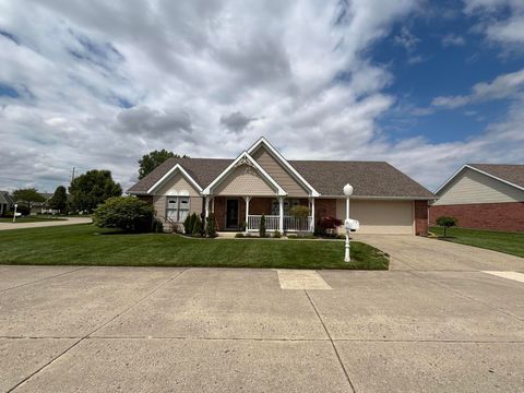 Photo of 1524 New Castle Lane #.., Springfield, OH 45503 (MLS # 1045667)