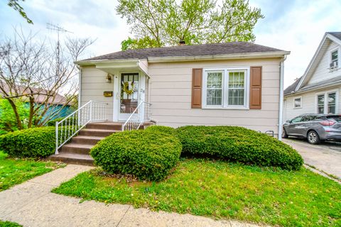 Photo of 28 Vincent Avenue, Troy, OH 45373 (MLS # 1044970)