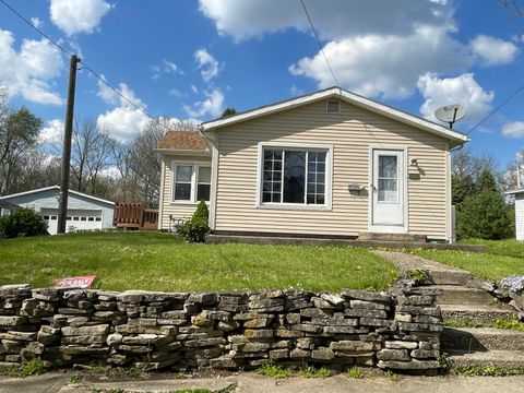 Photo of 216 Carter Avenue, Bellefontaine, OH 43311 (MLS # 1045191)