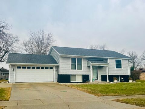 Photo of 1201 Lilac Drive, Celina, OH 45822 (MLS # 1043818)