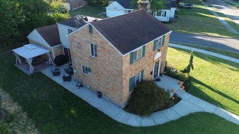 Photo of 900 Lawn Avenue, Hamilton, OH 45013 (MLS # 1043436)