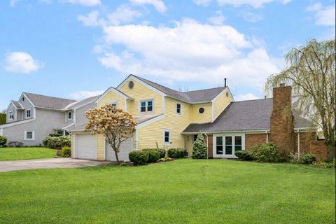 Photo of 900 Hilltop Drive, Bellefontaine, OH 43311 (MLS # 1043137)