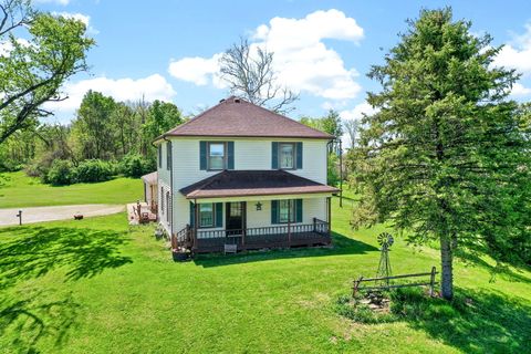 Photo of 3972 Tipp Eliz Road, Tipp City, OH 45371 (MLS # 1045233)