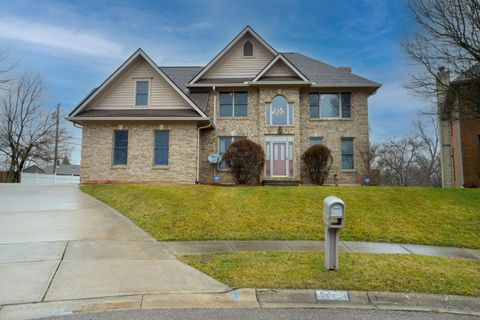 Photo of 2442 Greystone Lane, Springfield, OH 45503 (MLS # 1044554)