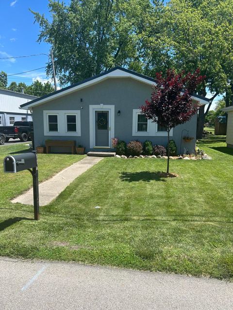 Photo of 925 Jackson Street, Greenville, OH 45331 (MLS # 1043116)