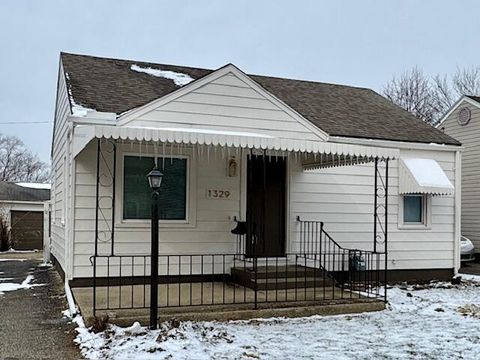 Photo of 1329 Lamar Drive, Springfield, OH 45504 (MLS # 1043937)