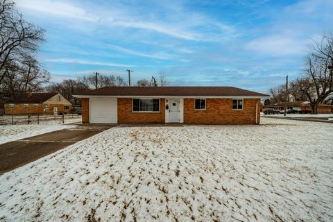 Photo of 16 Hillgard Street, Dayton, OH 45426 (MLS # 1043915)