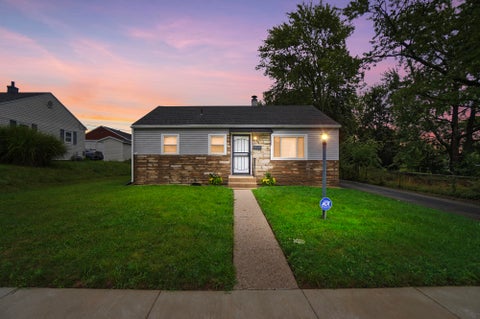 Photo of 644 Cortland Drive, Springfield, OH 45505 (MLS # 1047700)