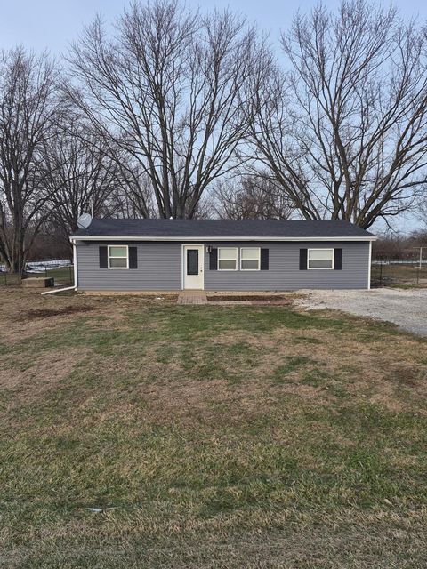 Photo of 665 E Geiserman Road, Piqua, OH 45356 (MLS # 1043175)