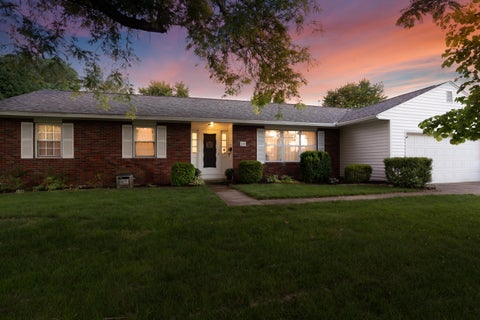 Photo of 425 E Pinehurst Street, Sidney, OH 45365 (MLS # 1047628)