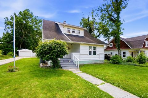 Photo of 612 W Madison Street, New Carlisle, OH 45344 (MLS # 1046224)