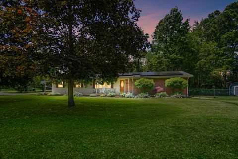 Photo of 2627 Marinette Drive, Springfield, OH 45503 (MLS # 1045785)