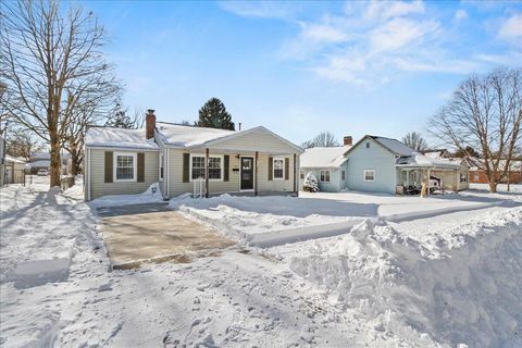 Photo of 511 Washington Avenue, Urbana, OH 43078 (MLS # 1043537)