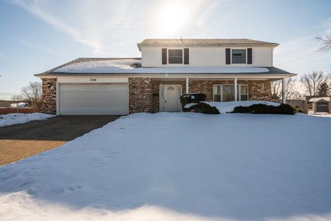 Photo of 7106 Cranlyn Drive, Englewood, OH 45322 (MLS # 1043749)