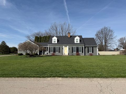 Photo of 1565 Ridgeview Court, Piqua, OH 45356 (MLS # 1044513)