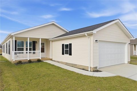 Photo of 411 Kalynn Circle #30, Fairborn, OH 45324 (MLS # 1044145)