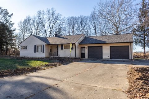 Photo of 612 Barnhart Road, Troy, OH 45373 (MLS # 1043215)