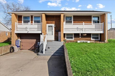 Photo of 4024 Raymond Drive, Enon, OH 45323 (MLS # 1044042)