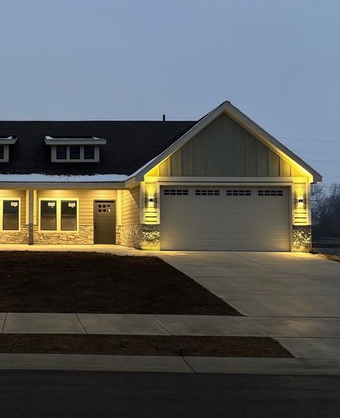 Photo of 1774 Creekside Court, Sidney, OH 45365 (MLS # 1042901)