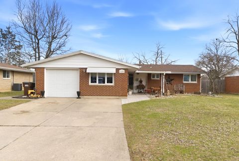 Photo of 1408 Mapleridge Drive, Fairborn, OH 45324 (MLS # 1045967)
