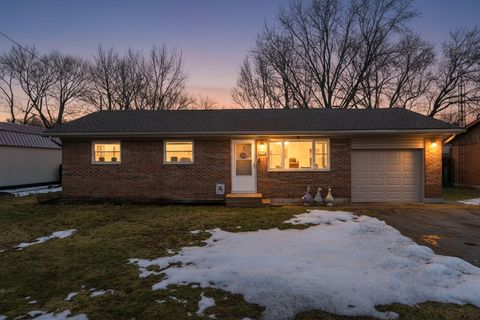 Photo of 4472 Saint Paris Pike, Springfield, OH 45504 (MLS # 1043786)