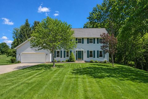 Photo of 660 W Eva Circle, Springfield, OH 45504 (MLS # 1045202)