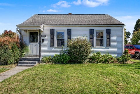 Photo of 228 N Douglas Avenue, Springfield, OH 45503 (MLS # 1048976)