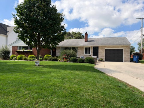 Photo of 121 N Sturgeon Street, Saint Marys, OH 45885 (MLS # 1048727)